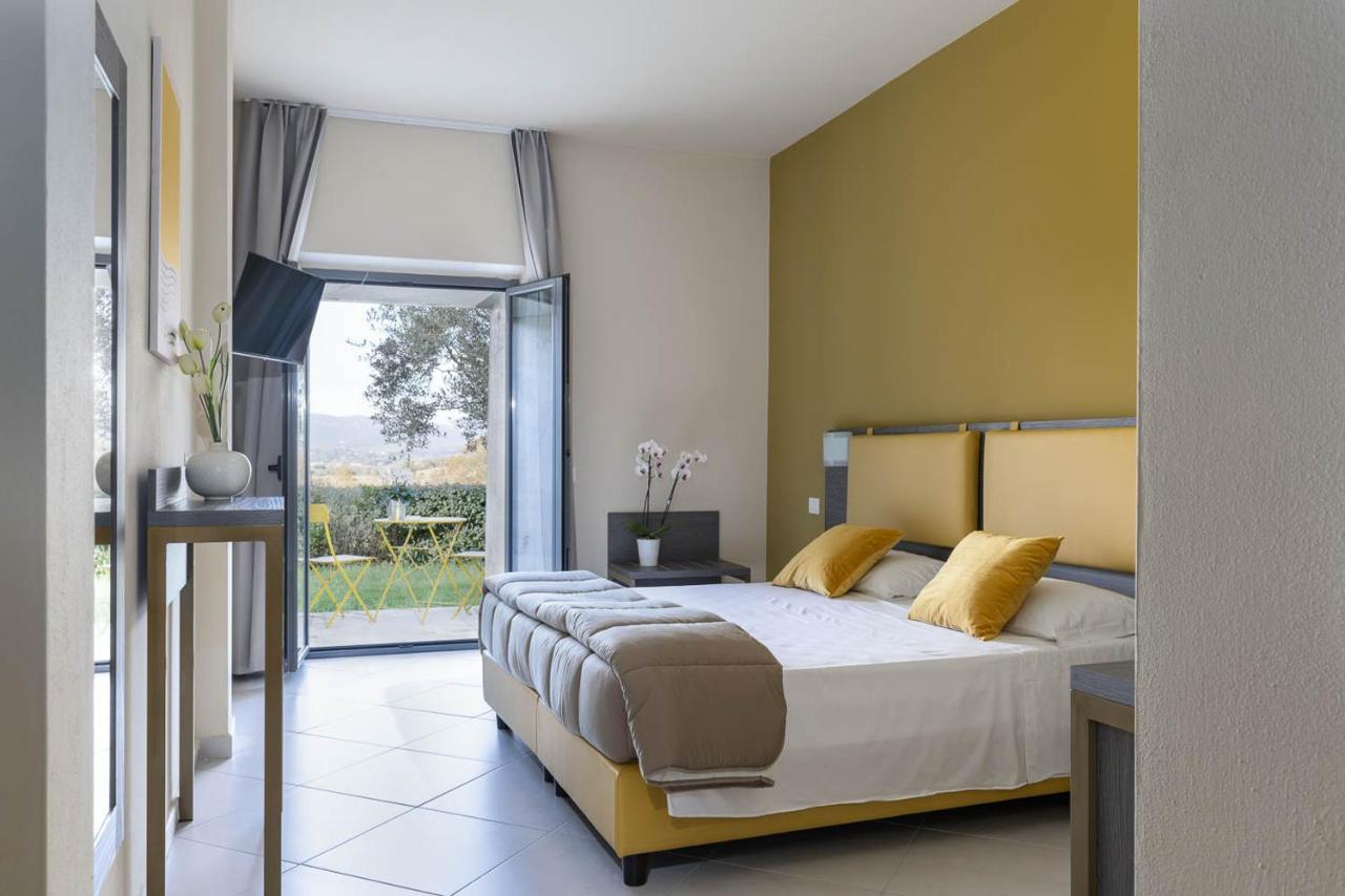 Tuscasi Aparthotel Совичилле Экстерьер фото